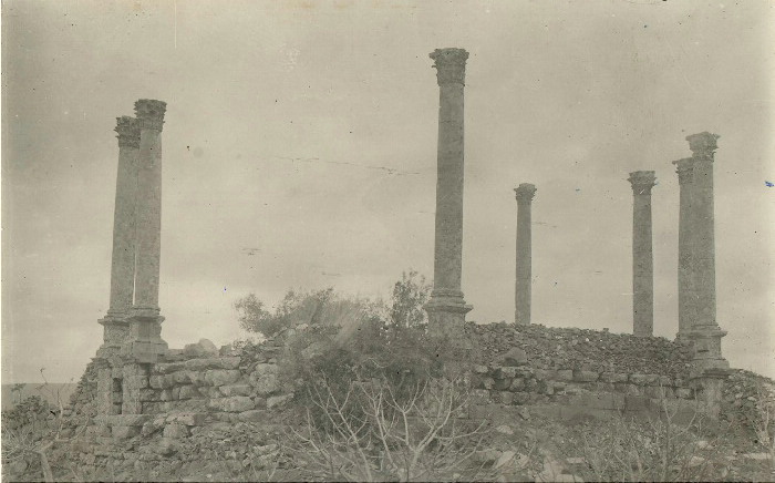 Suweida_Qanawat_RomanTemple1920.jpg - Qanawat, Roman Temple of the Sun God Helios, As Suwayda, Syria. Postcard from about 1920. 3rd Century CE